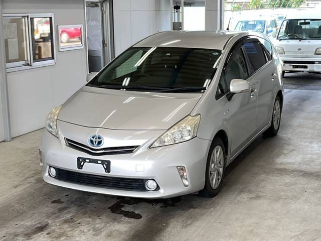 3109 TOYOTA PRIUS ALPHA ZVW41W 2012 г. (KCAA Minami Kyushu)